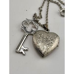 Vintage Silver Tone Heart Locket Skeleton Key Necklace 22 Inch Chain